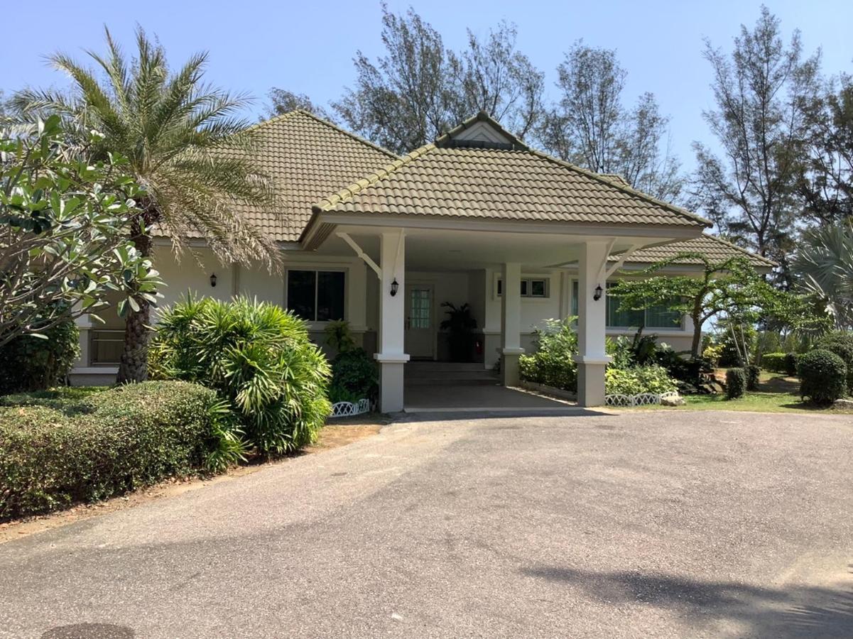 Seapine Beach Golf And Resort Hua Hin Ban Khao Takiap Экстерьер фото