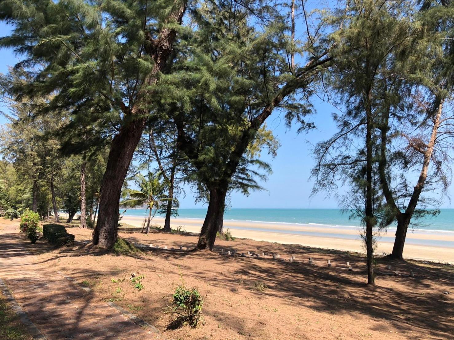 Seapine Beach Golf And Resort Hua Hin Ban Khao Takiap Экстерьер фото