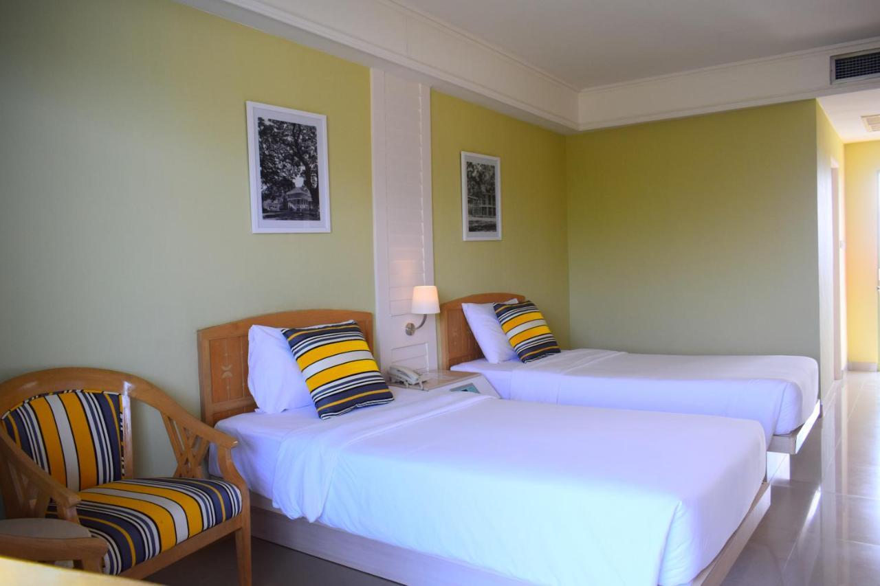 Seapine Beach Golf And Resort Hua Hin Ban Khao Takiap Экстерьер фото