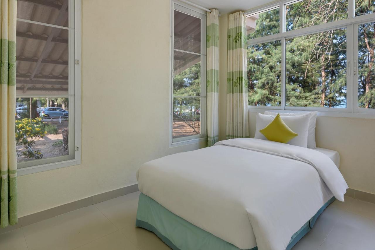 Seapine Beach Golf And Resort Hua Hin Ban Khao Takiap Экстерьер фото